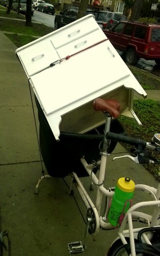 cabinet in cargo bike